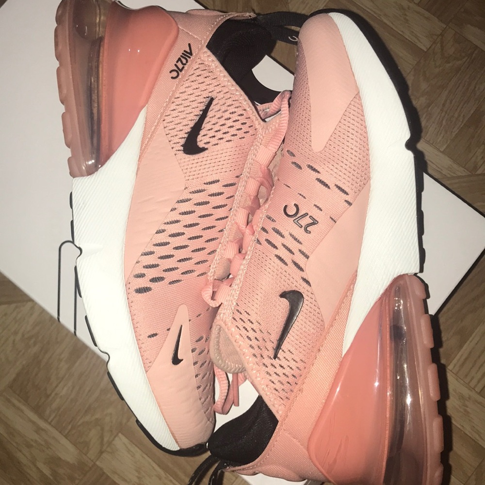 Woman’s air max 270 size 6 color coral stardust.